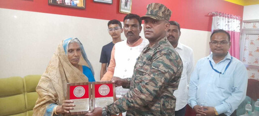 कारगिल युद्ध की 26वीं वर्षगांठ पर शहीद प्रमोद को श्रद्धांजलि, भारतीय सेना ने परिजनों से मिलकर जताया आभार